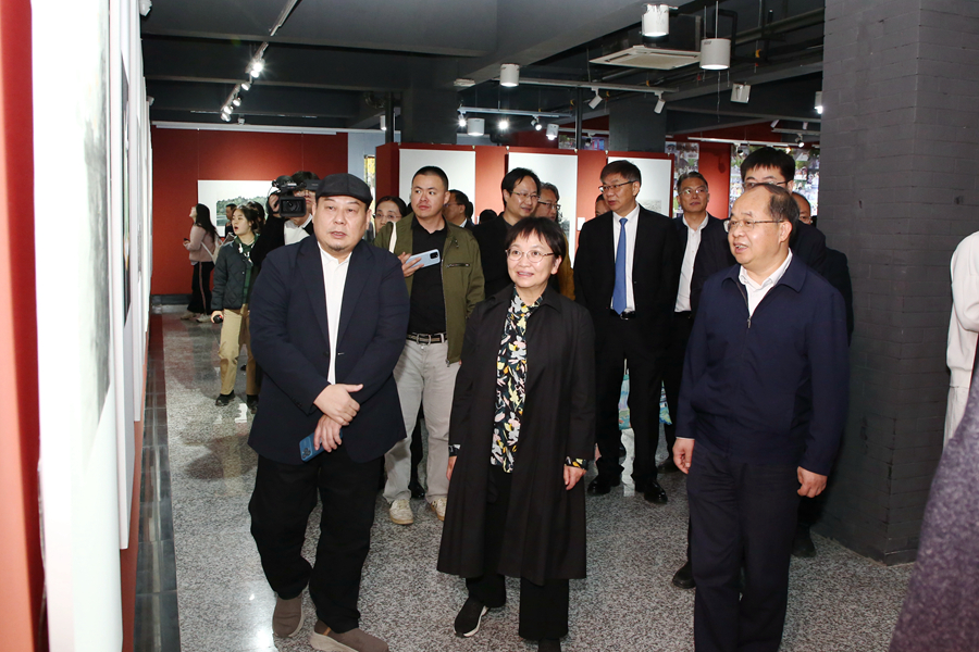 6730c5a4e4b0cbfb19cdda28